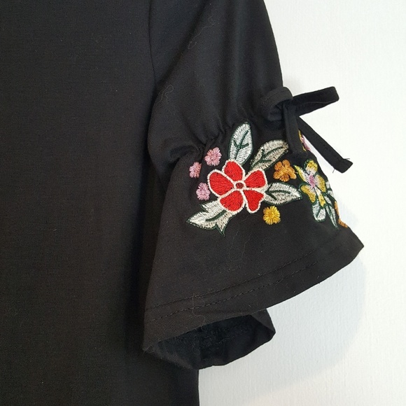 BOHO EMBROIDERY TEE - Picture 3 of 5